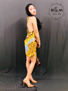 Đầm yếm hở lưng cổ đổ