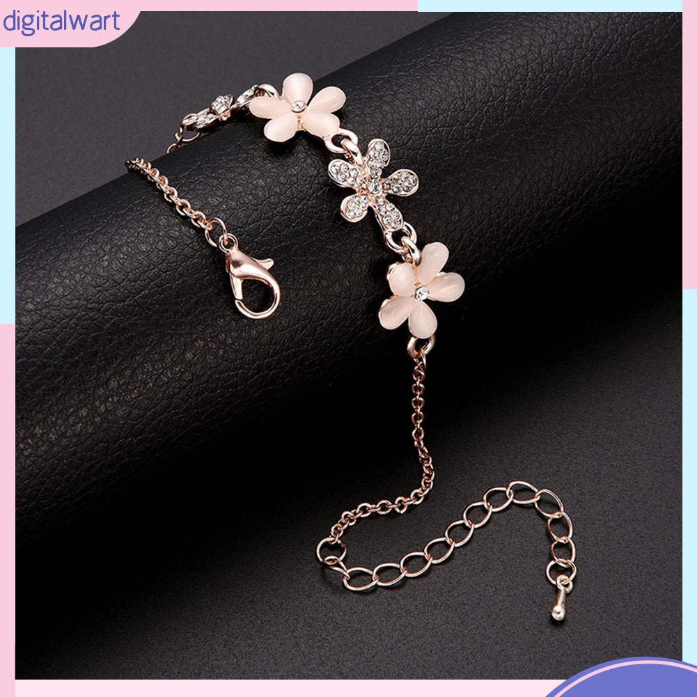 Vòng tay hoa đính đá thời trang dành cho nữ