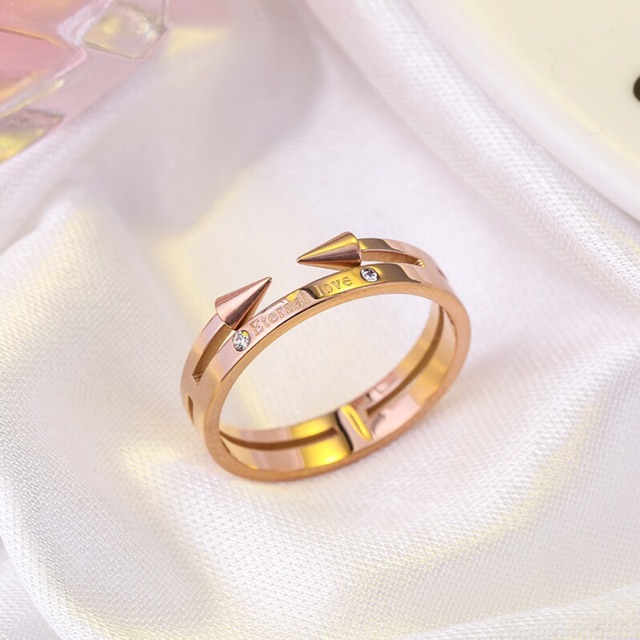 Nhẫn TiTan Ko Đen Soàn Love