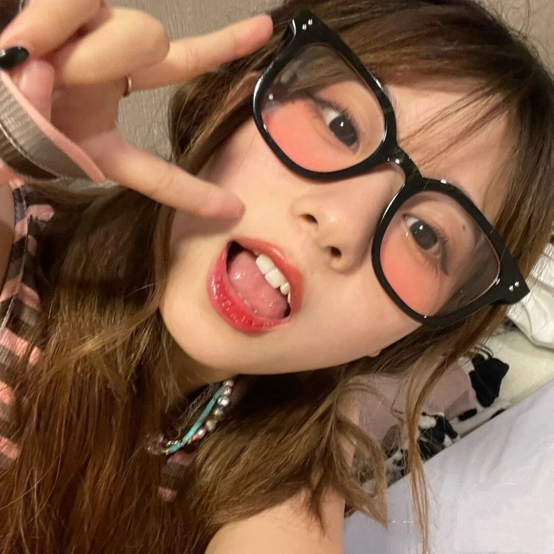 Kính nữ tạo hiệu ứng má hồng gọng đen Kính không độ cute dễ thương dành cho nữ