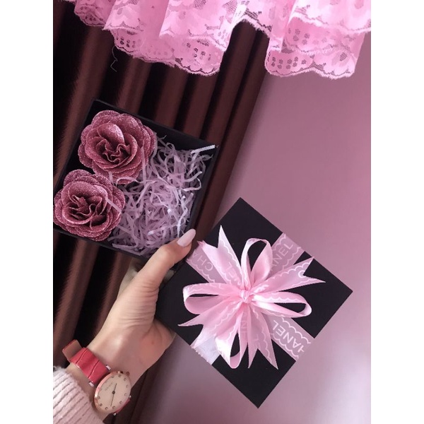 Hộp hoa nhũ đựng son, phấn , nước hoa siêu sang