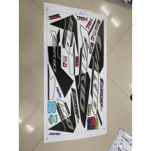 ( Quí khách vui lòng mang ra tiệm cho thợ dán ) Tem vario 2017