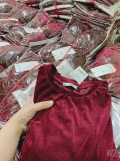 VÁY NHUNG ĐỎ ĐUÔI CÁ TAY BỒNG