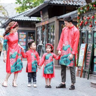 set gia đình 4 người đầm sen màu đỏ