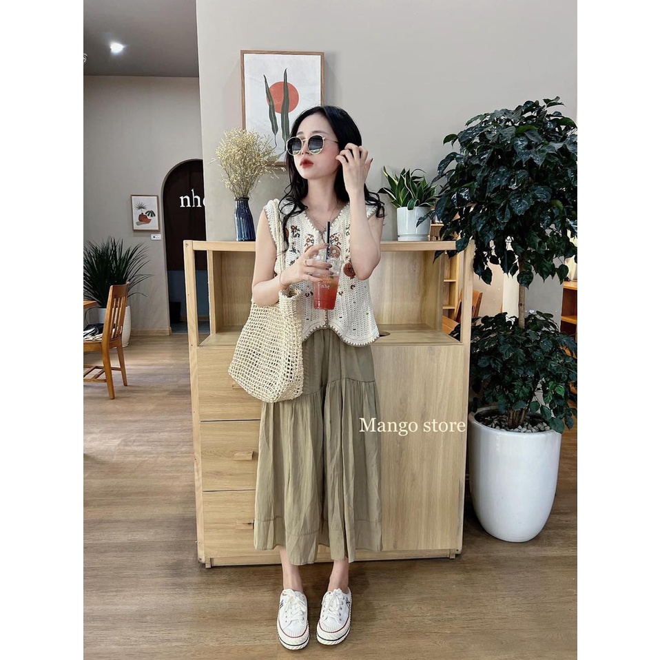 Áo len sát nách phối nút ren len Vintage