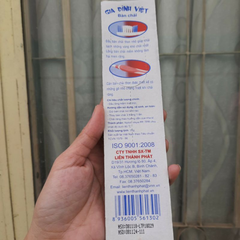 Vỉ 3 bàn chải đánh răng gia đình màu ngẫu nhiên (2 lớn/1 nhỏ)