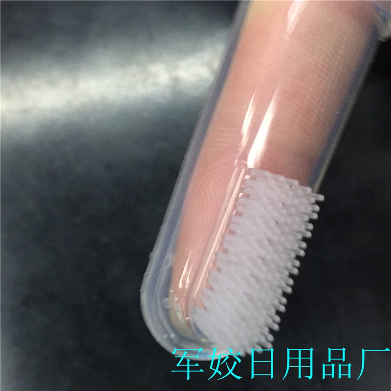 Bàn chải đánh răng silicon mềm mại tiện lợi dành cho trẻ em