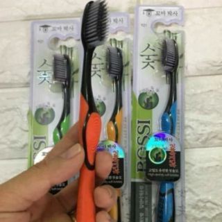 Bàn chải than tre Hàn Quốc