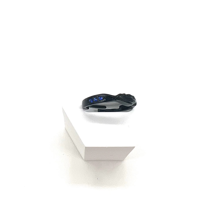 Nhẫn Kim Loại Hóa Trang Nhân Vật Trong Phim Attack on Titan