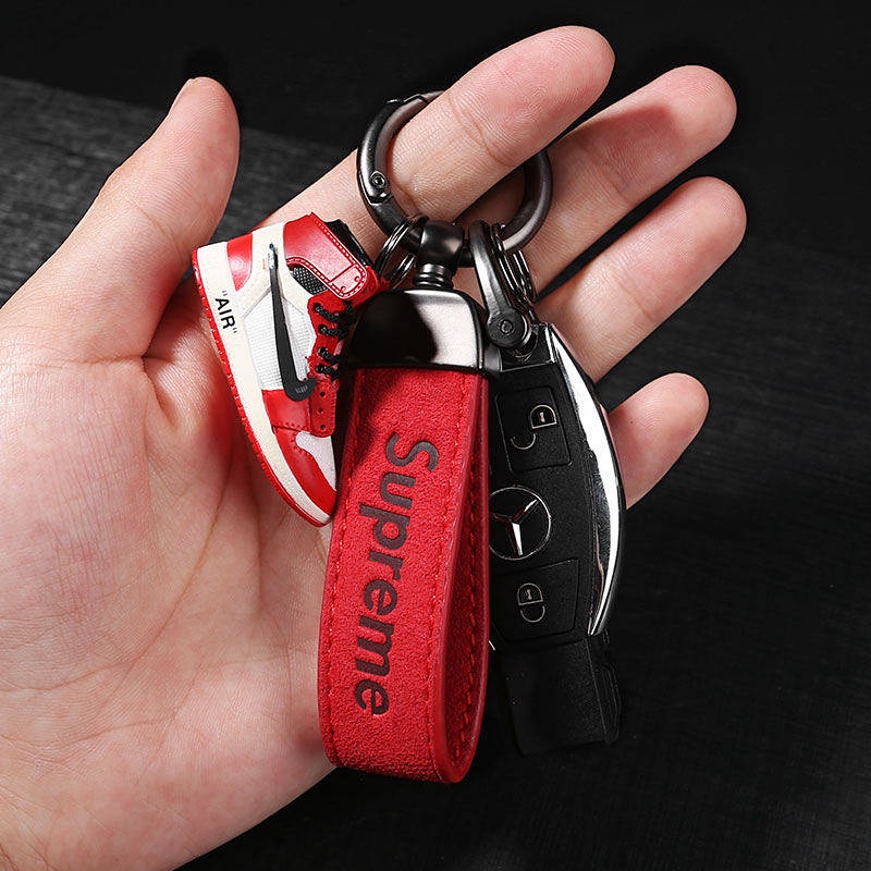 Creative AJ Keychain Pendant High-End Basketball Shoes Three-Dimensional Shoe Model Suede Car Fashion Brand Key Chain Men and Women 3Dof