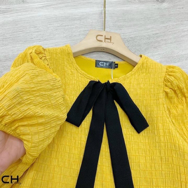 VÁY VÀNG NƠ CỔ
