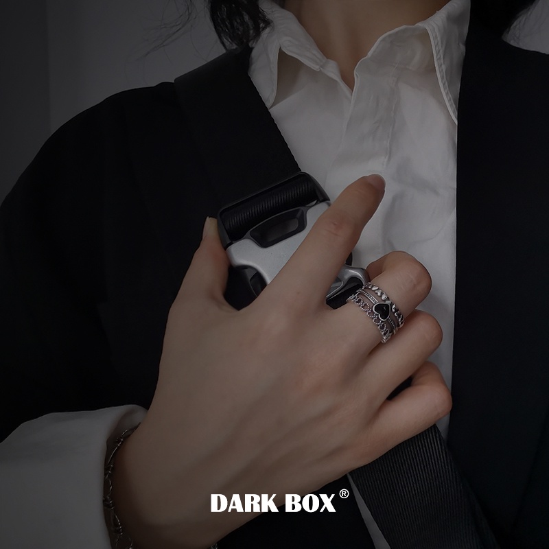 Nhẫn đeo tay hình trái tim phong cách retro cá tính