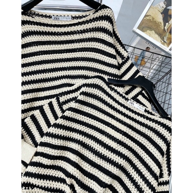 Áo váy len kẻ đen trắng thu đông