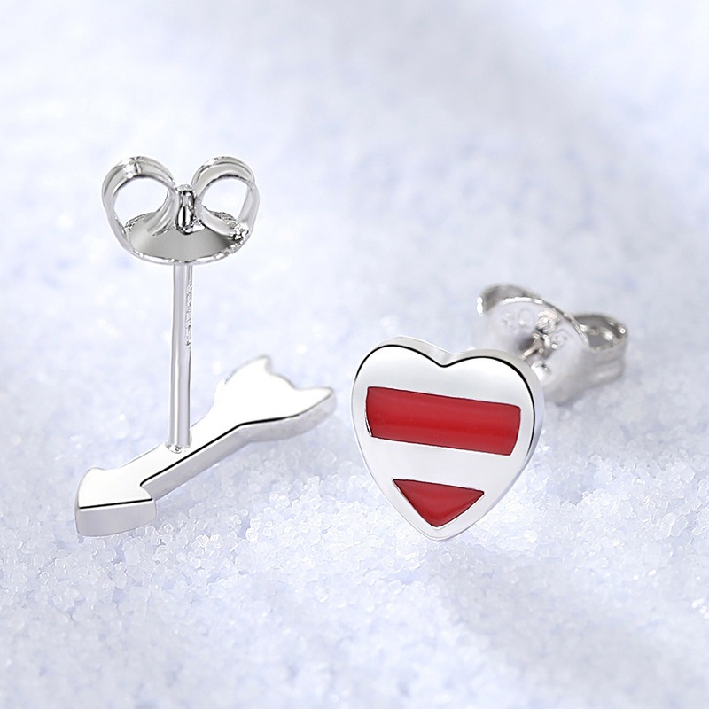 Khuyên Tai Hình Mũi Tên Một Mũi Tên Không Đối Xứng Họa Tiết Trái Tim Nhỏ