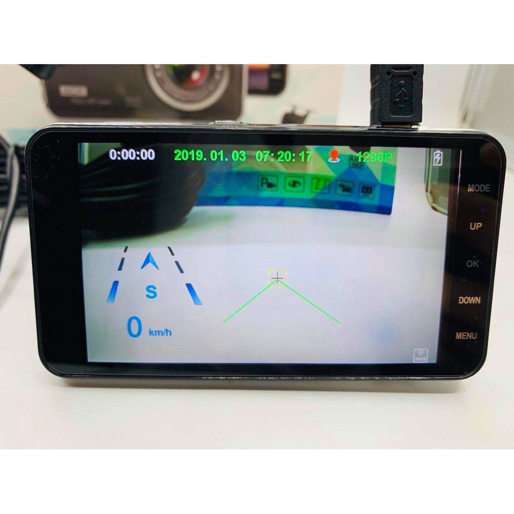 Camera hành trình V9 1296P hình ảnh sắc nét, thiết kế sang trọng | BigBuy360 - bigbuy360.vn