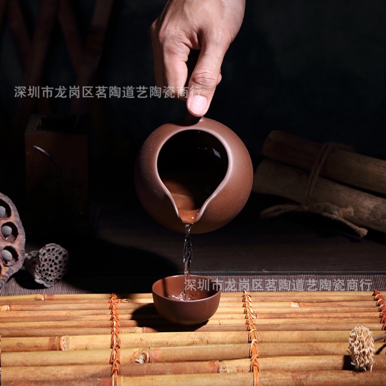 Tống Chuyên trà bằng gốm tử sa 260 ml màu tử sa và đại hồng bào màu giao ngẫu nhiên