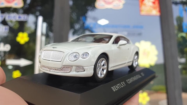 Xe Mô Hình Bentley Continental Gt 1:43 Welly (Trắng)