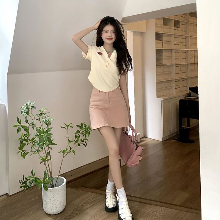 áo croptop thun ngắn tay cổ chữ v thêu họa tiết thời trang cho nữ