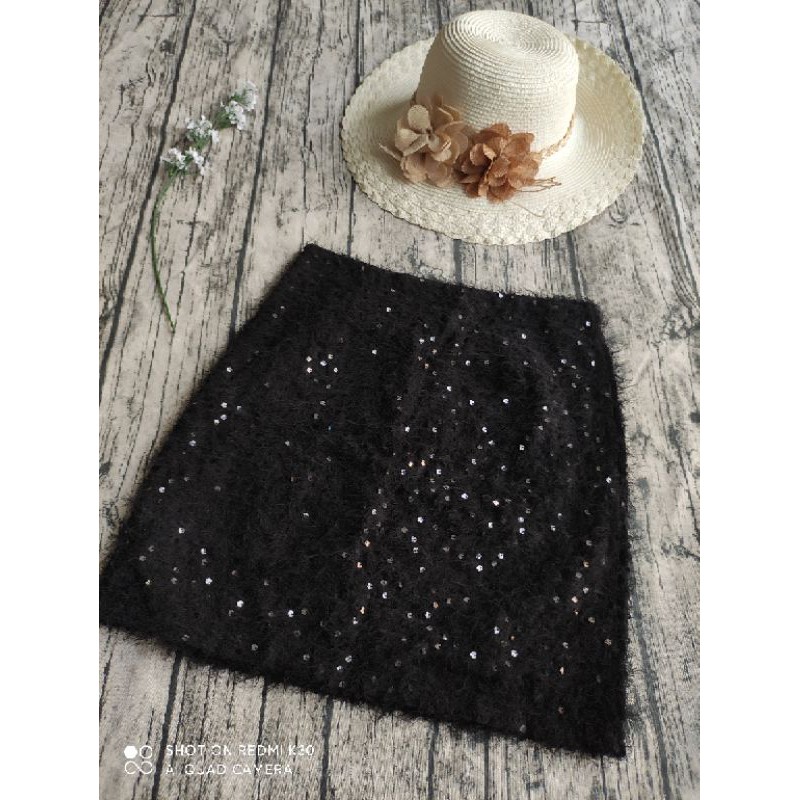 Chân váy len lông kim sa