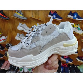 Giày sneaker trip xám trắng viền vàng