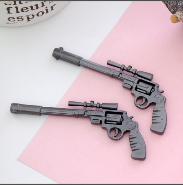 Bút bi hình súng đen