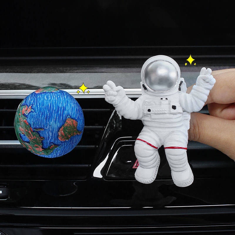 Car Aromatherapy Perfume Creative Air Conditioning Air Outlet Perfume Clip Outer Space Astronauts Cartoon Long-Lasting Light Perfume Deodorant Auto department store supplies