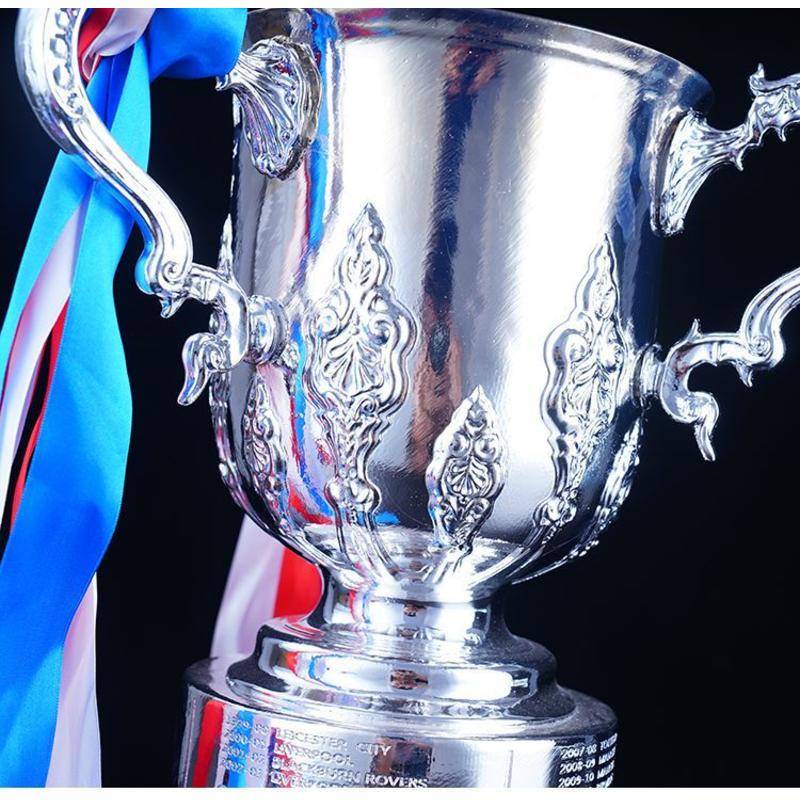 Mô Hình Nhân Vật Trophy Cup Trong Liverpool 7CM