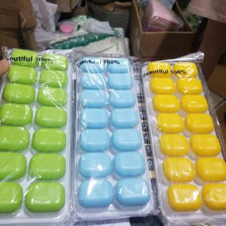 Khay làm đá silicon kèm nắp