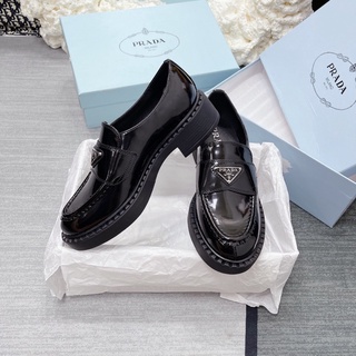 Giày moca nữ .PraDa màu Đen Trắng đủ size