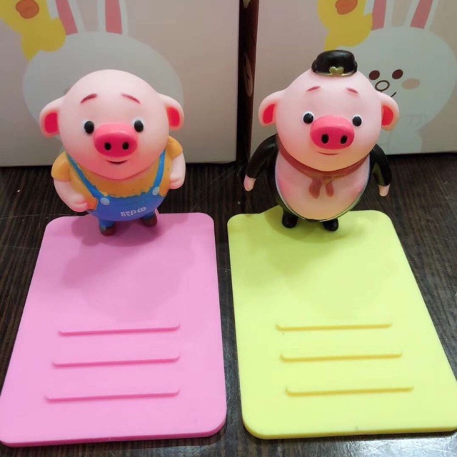 Kệ dựng điện thoại kute