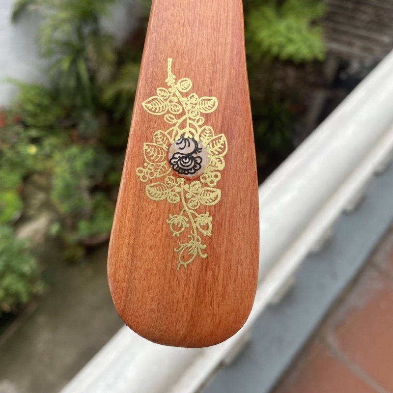 Cây  đòn gót xỏ giầy dép nam nữ gỗ Hương Đình hoa văn nguyên khối cao cấp - Nhiều Size