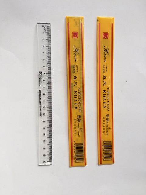 2 chiếc thước kẻ học sinh( 20 cm )