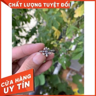 Nhẫn Chrome Heart size bé ngón út hoặc áp út.