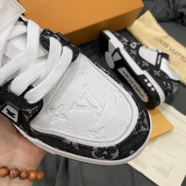 GIÀY L.V TRAINER SNEAKER WHITE BLACK LAI AU
