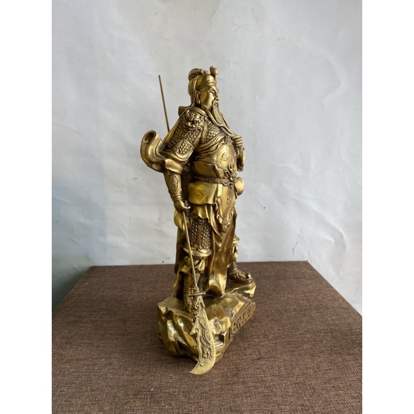 Tượng ông quan công bằng đồng