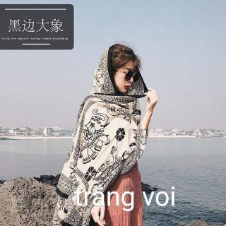 Khăn choàng đi biển