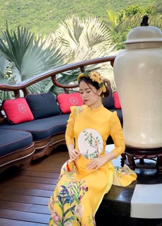 Mấn hoa cúc mấn áo dài
