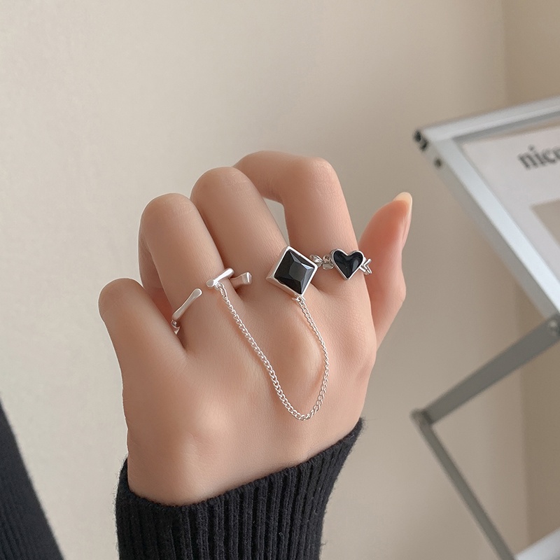 Set Nhẫn Đính Đá Pha Lê Đen Phối Tua Rua Hình Vuông/Trái Tim Thời Trang