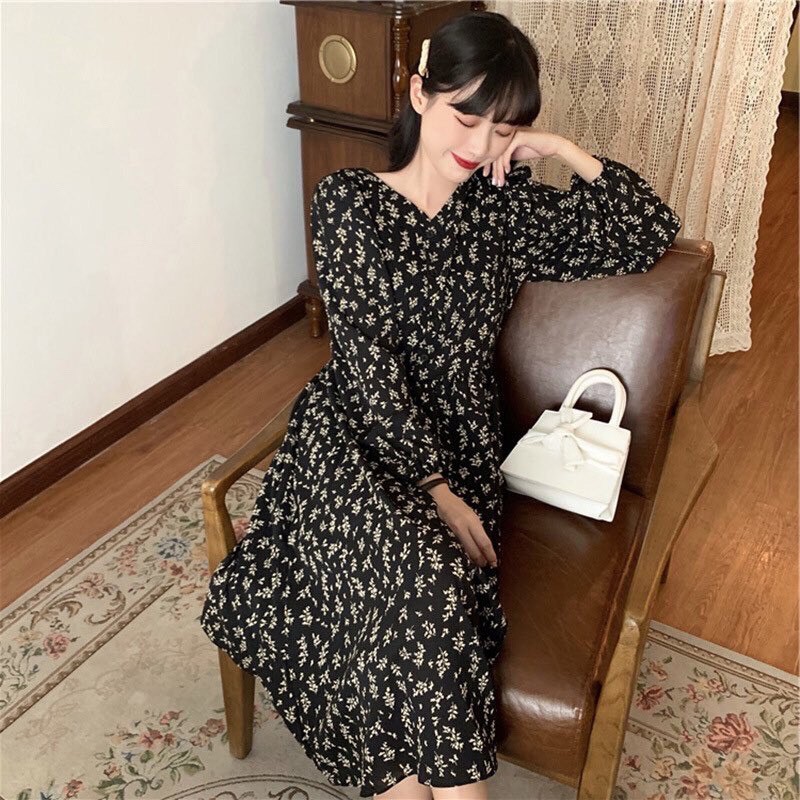 Váy hoa nhí vintage dáng dài, thiết kế dài tay cổ V dáng suông, chất vải lụa mền đẹp, màu đen SANMAY VD001 | BigBuy360 - bigbuy360.vn