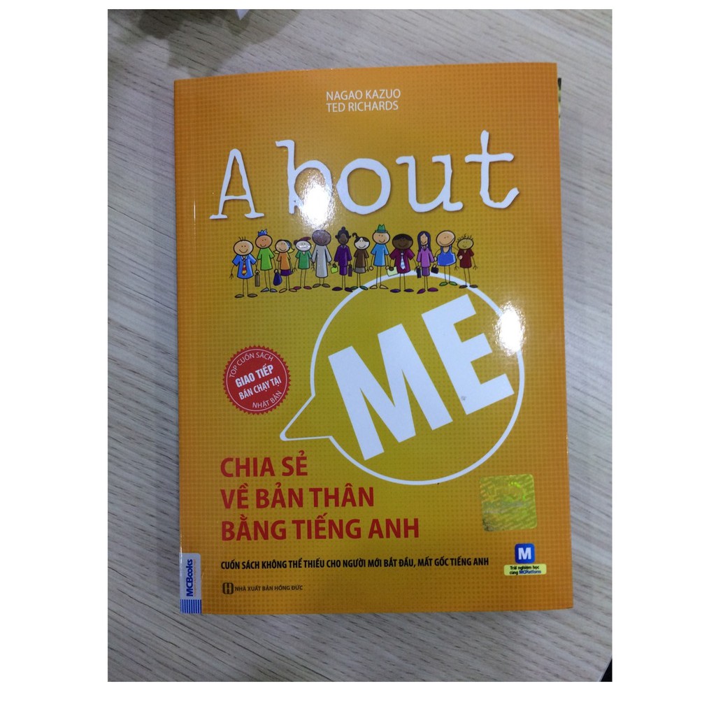 Cuốn sách About Me Chia Sẻ Về Bản Thân Bằng Tiếng Anh Tặng Sổ Tay Thực Hành - Nhiều tác giả