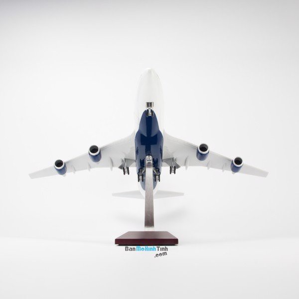 Mô hình máy bay lắp ráp có đèn led Delta Air Lines Boeing B747 47cm Everfly