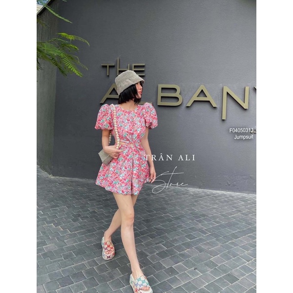Jumpsuits hoa hở lưng màu hồng