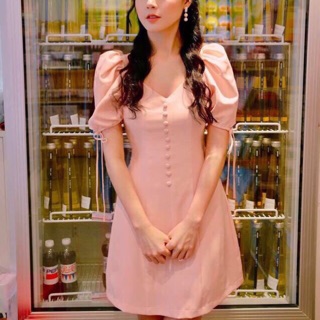 Đầm nút bọc tay phồng