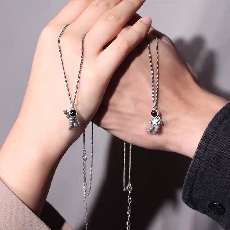 Dây Chuyền Mặt Hình Phi Hành Gia Sáng Tạo Cho Nam Nữ  Cặp Đôi