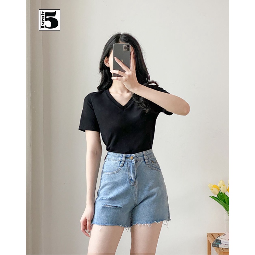 Áo thun nữ cổ tim trơn màu basic dáng ôm chất cotton mềm mỏng Twentyfive N444