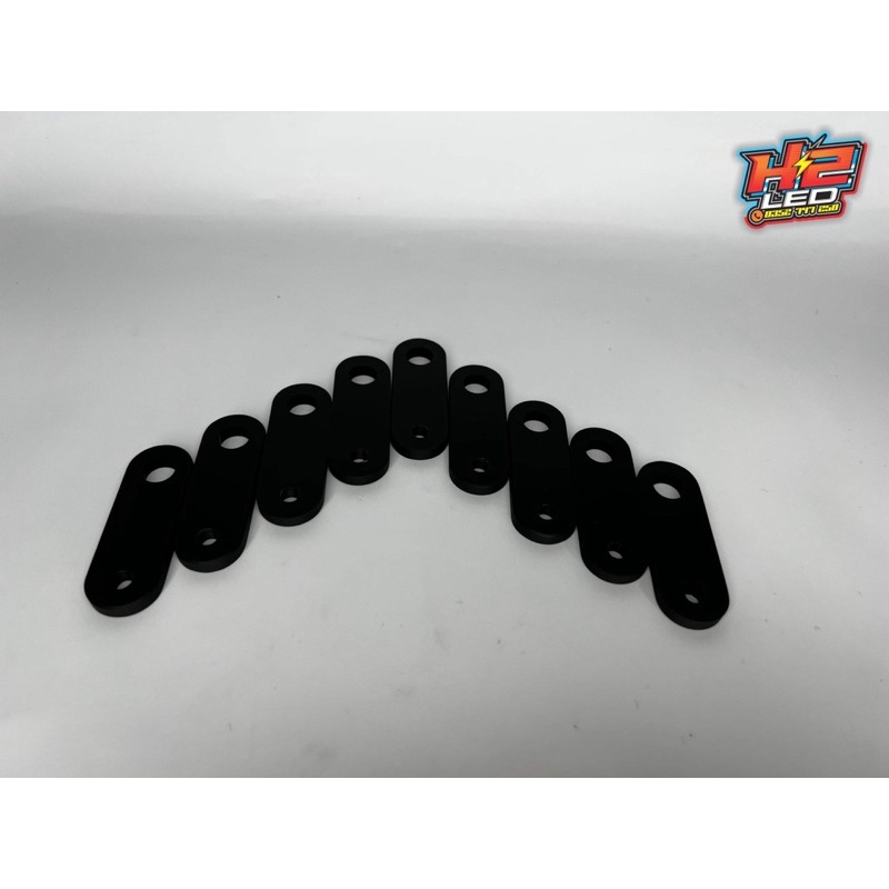 Pát nhôm gắn đèn + Lỗ tròn 8ly + lỗ 6ly