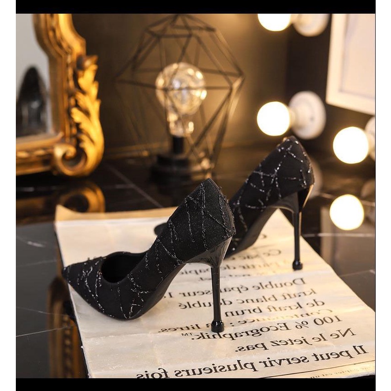 Giày cao gót mũi nhọn độc đáo thời trang mùa thu cho nữ 2021