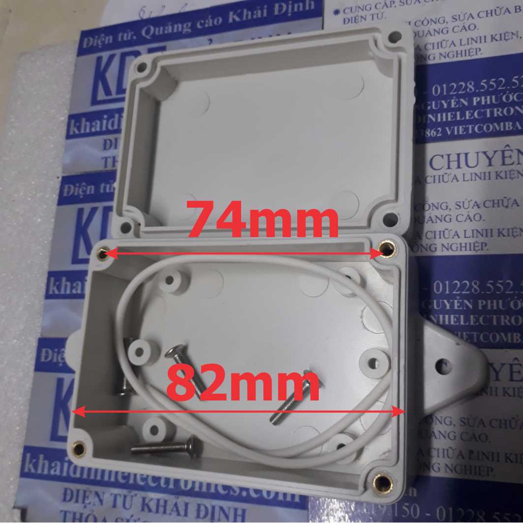 2 cái hộp nhựa kín nước 82x56x33mm màu trắng có tai ngoài kde4175