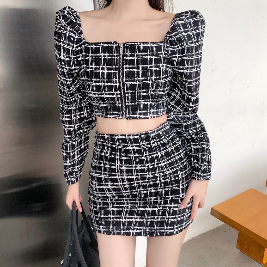 Đầm nữ dáng ôm tay dài cổ vuông Emilyshop