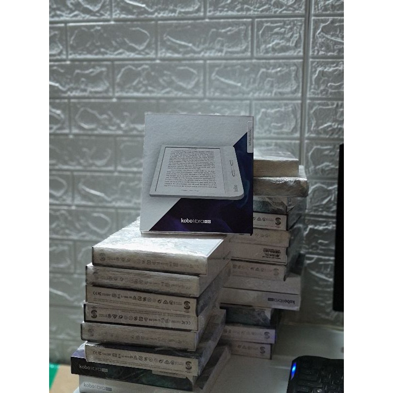 Máy đọc sách Kobo Libra | BigBuy360 - bigbuy360.vn